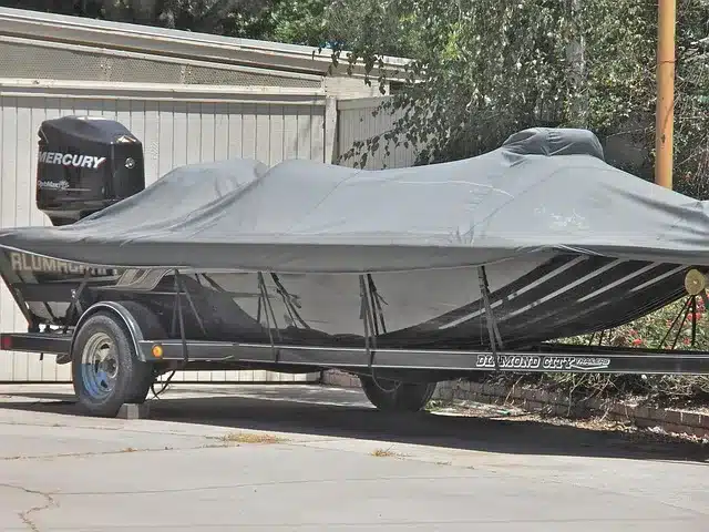 how to store your boat in Self-Storage